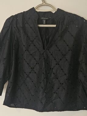 Banana Republic Navy Eyelet V-Neck Cotton Blouse XS Size